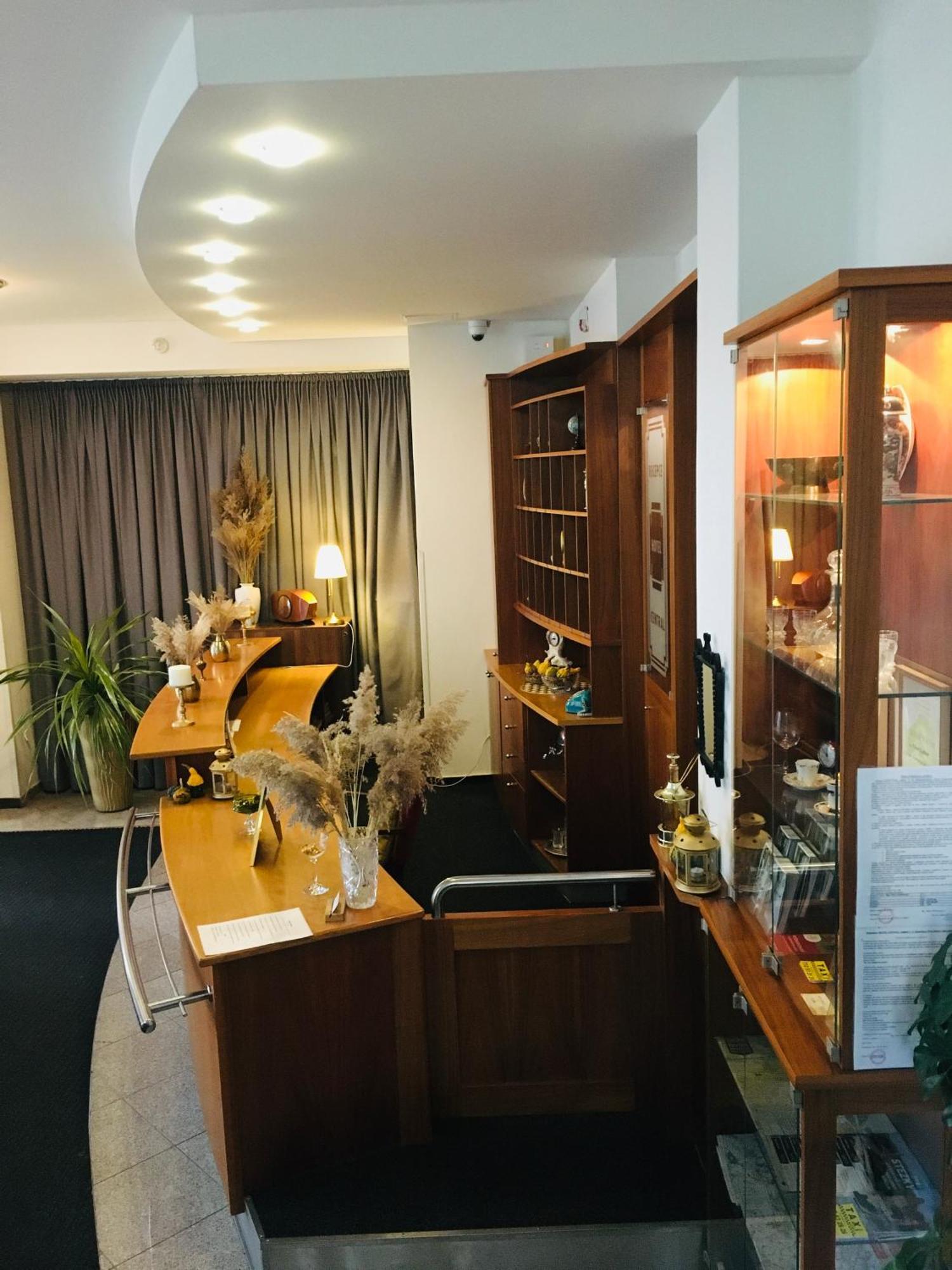 Penzion Hotelu Central Dvur Kralove nad Labem Exterior photo