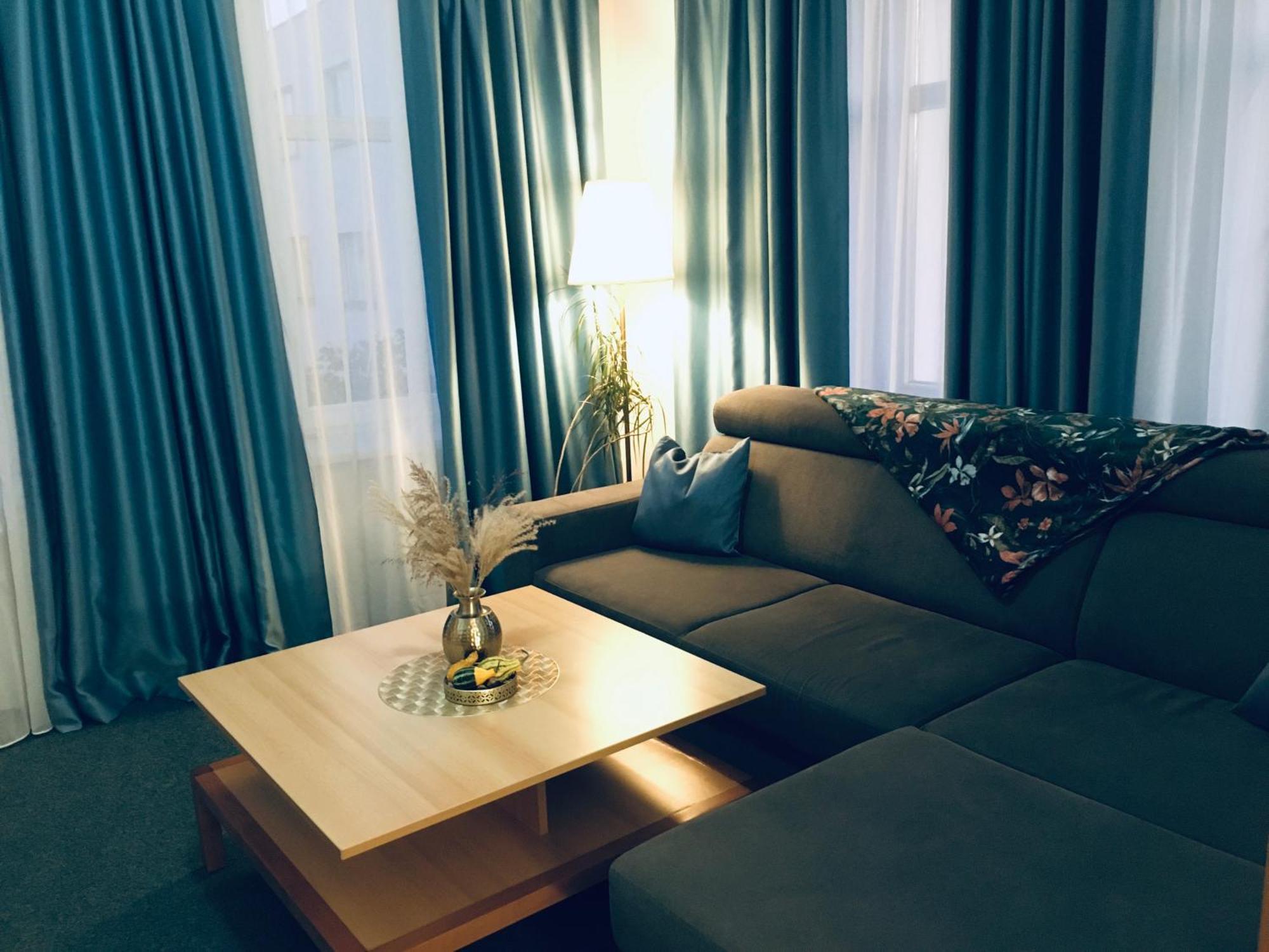 Penzion Hotelu Central Dvur Kralove nad Labem Exterior photo